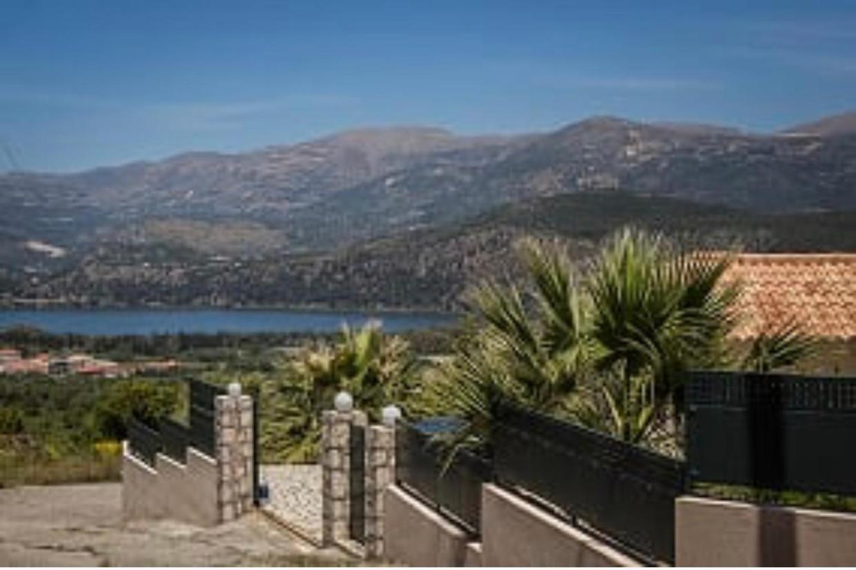 Villa Peaceful House With An Awesome View à Khelmáta Extérieur photo
